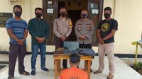 Seorang pemuda pengangguran berinisial AC als AG (20), saat berada di kantor Polisi