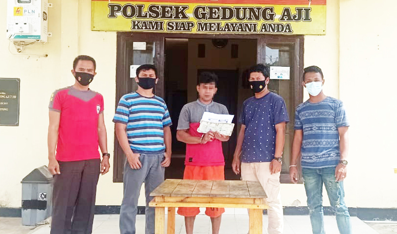 Seorang nelayan berinisial MI (28), dibekuk Polisi karena melakukan tindak pidana penipuan dan penggelapan